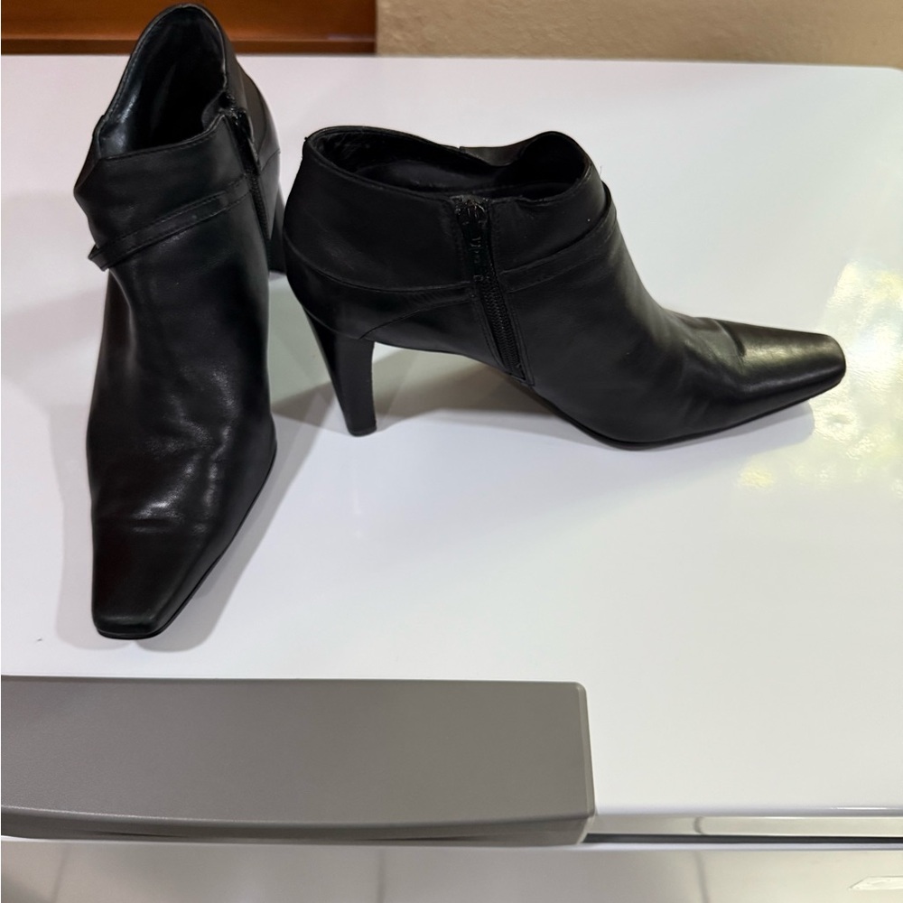 Elegant Black Ankle Boots